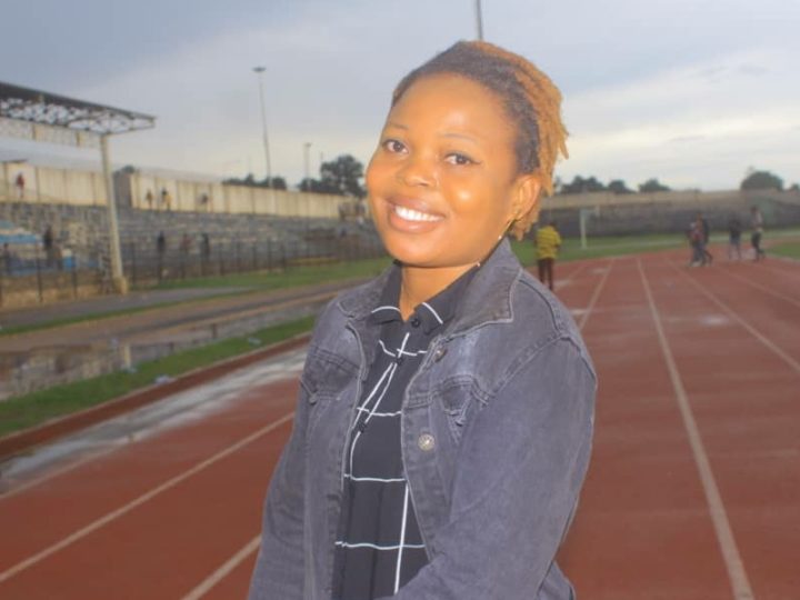 RDC : « La voilà vous sourire ! Cette charmante dont le silence dans Multiplex est comparable aux vacances parlementaires », Isabelle Kukankidi dans « Un jour, une femme »