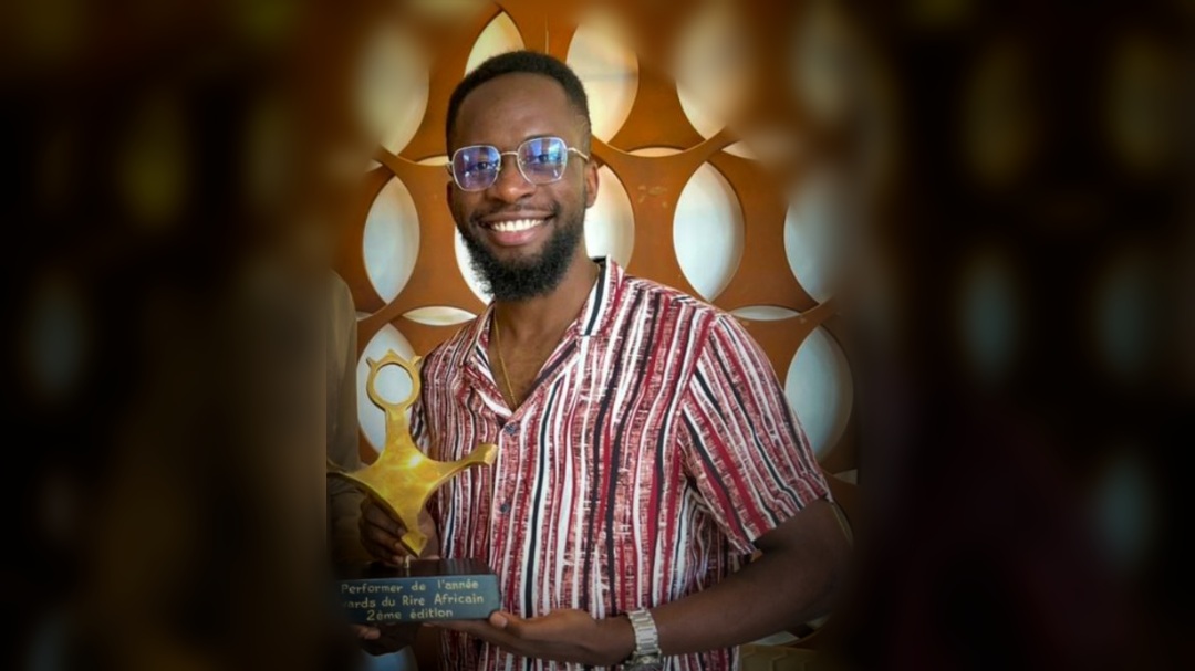 Culture : Herman Amisi présente ses trophées à la presse