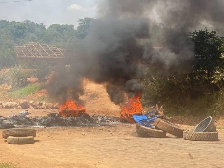Lubumbashi : Des creusseurs en colère barricadent la route Kinsevere