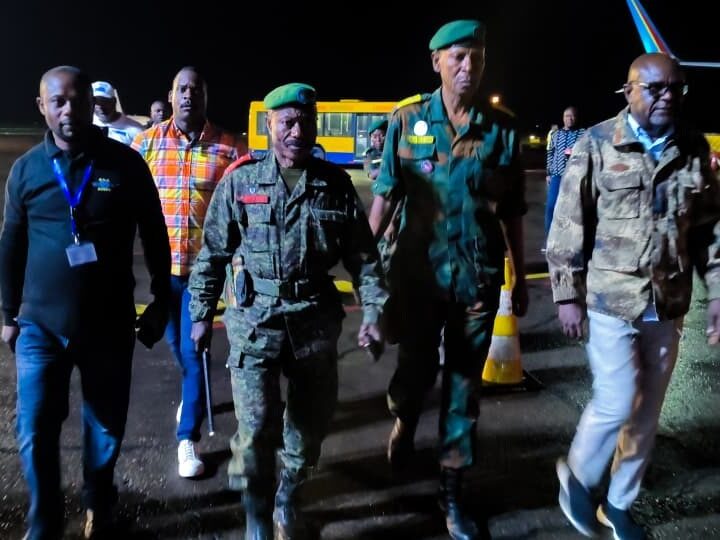 Fin de l&rsquo;imbroglio : le Général Eddy Kapend de retour à Lubumbashi après un séjour privé à Kinshasa