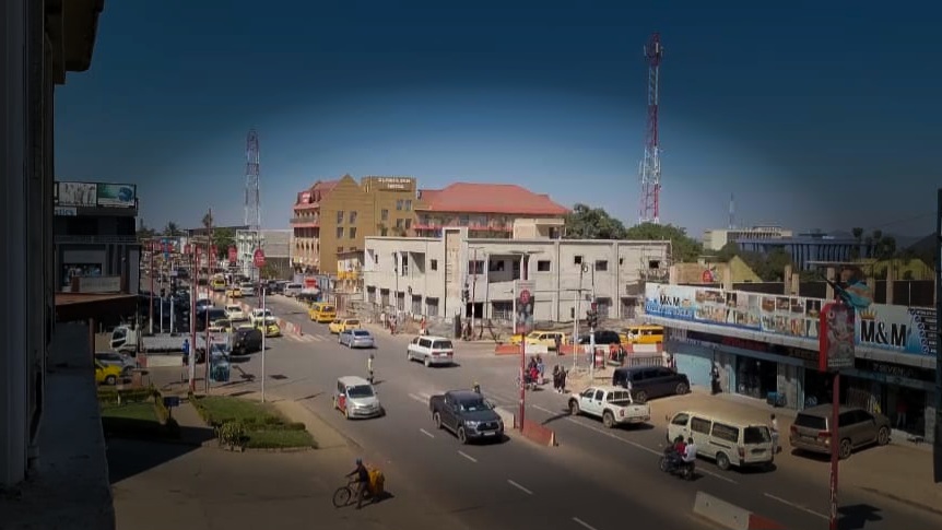 Insecurité à Lubumbashi : Des Kulunas  érigent une barrière illégale en plein centre-ville