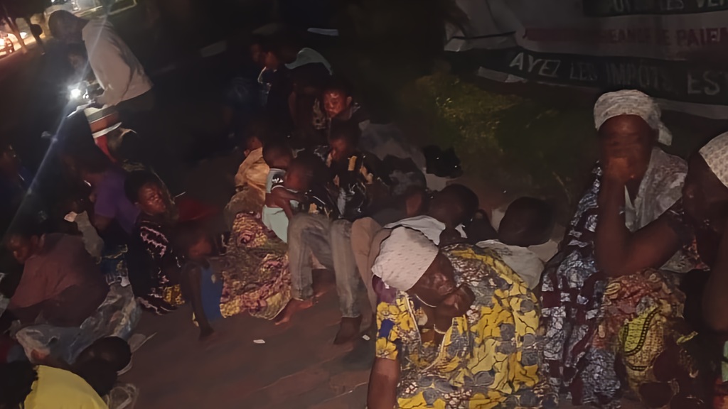 Lubumbashi : Le sit-in désespéré des déplacés du Kivu devant le Gouvernorat du Haut-Katanga
