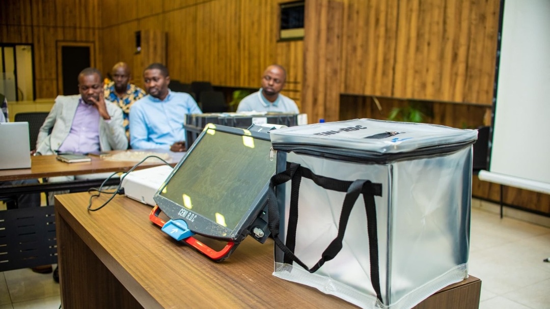 Élections 2028 en RDC : Entre blocages budgétaires et révision constitutionnelle, l’opposant Tshivuadi alerte sur une dérive dictatoriale