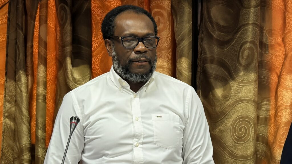 Réforme constitutionnelle : Delly Sesanga s&rsquo;interroge sur l&rsquo;opportunité