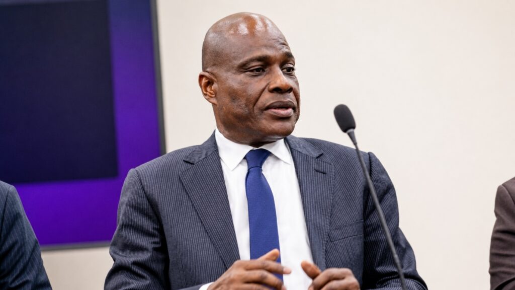 Changement de la Constitution en RDC : Martin Fayulu évoque le front commun des Églises et met en garde Félix Tshisekedi