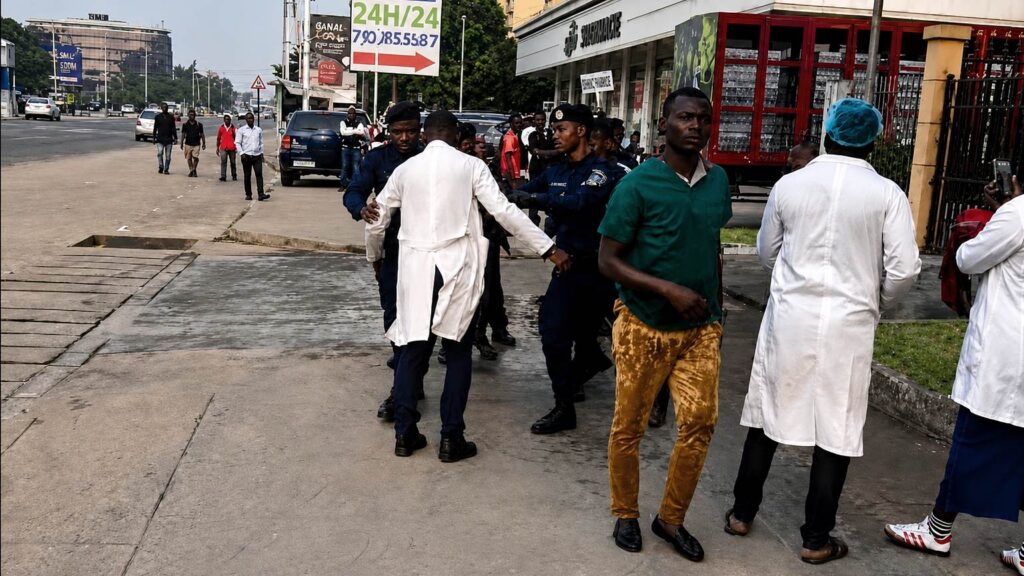 RDC : Le SYLMED porte plainte contre les policiers accusés d&rsquo;avoir violenté des médecins grévistes
