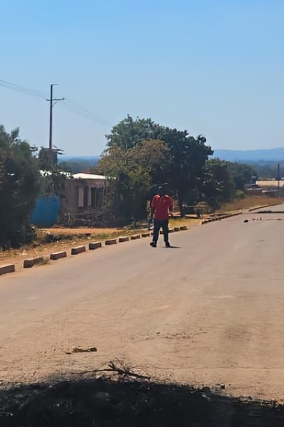 Kasumbalesa : Six mois dans le noir, le quartier SODIMICO se soulève contre la SNEL et paralyse la ville