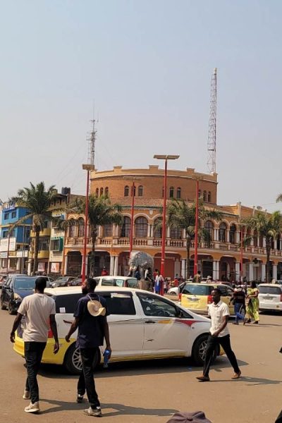 Lubumbashi : Évasion spectaculaire de 12 détenus en plein transfèrement, la société civile monte au créneau