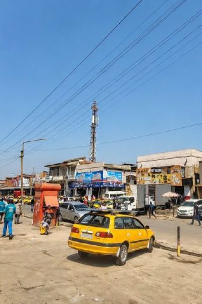 Lubumbashi : Les interpellations liées au port des cheveux longs au centre-ville suscitent des interrogations