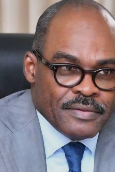Marche de la C64 : Kazadi attaque, Sesanga et Fayulu contre-attaquent, l’ancien ministre réplique et maintient sa lecture sur la crise en RDC